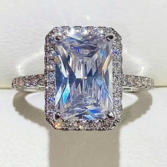 Stunning 3.50ctw Ladies White Gold Diamond Halo Ring - Picture 2 of 6